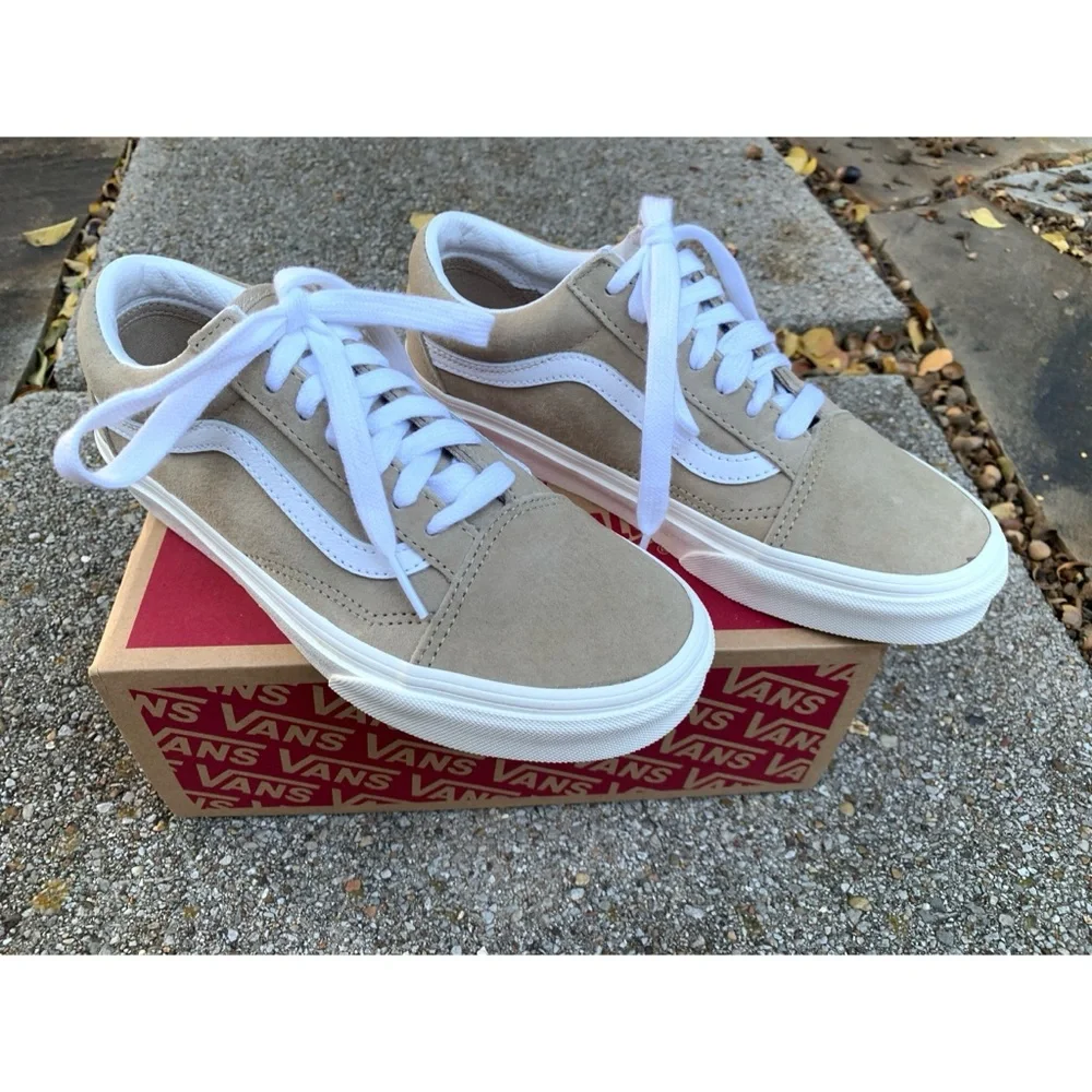 NWT Vans Old Skool Holiday Spice/Travertine Suede Size 6.5